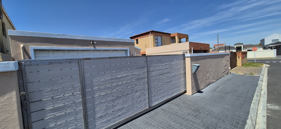 4 Bedroom Property for Sale in Parklands Western Cape